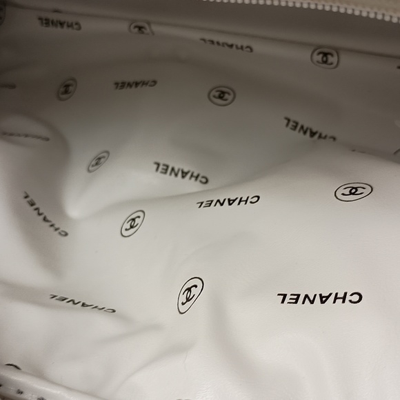 Chanel Tablet / personals bag $38 Sz 10x7x3 est inches + free scarf . - Picture 3 of 8